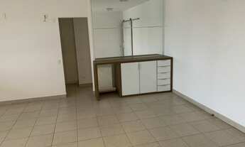 Imagem 3: Varanda com churrasqueira, 2 dorms, sendo 1 suíte, 2 vagas