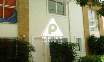 Imagem: Casa para aluguel, 2 quartos, 2 suítes