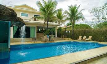 Imagem 3: Se você acha o pé-direito triplo um exagero, olha a piscina