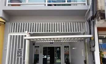 Imagem: Casa de 2 pavimentos com energia solar na