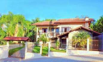 Imagem: Sobrado/ casa localizado em área nobre!