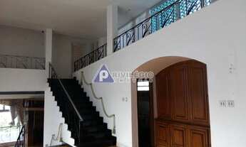 Imagem 5: Casa no Jardim Botânico com 630M² de área construída!