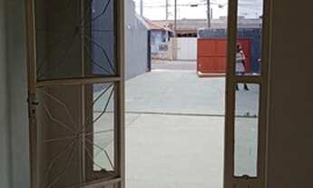 Imagem 2: Casa com 104m²; 02 quartos; 02 salas; cozinha; 02 banheiros no Alto Boqueirão - Curitiba