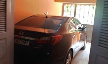 Imagem 2: Casa<br> para venda possui 250 metros quadrados com 3 quartos