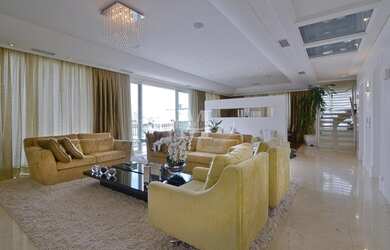 Imagem 2: Cobertura para venda com 577 metros quadrados com 4 quartos em Ahú - Curitiba - PR