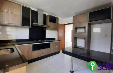 Imagem 2: Casa com planejados no Cidade das flores