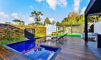 Imagem 3: Sobrado para venda tem 480 metros quadrados com 4 quartos em Santo Inácio - Curitiba - PR