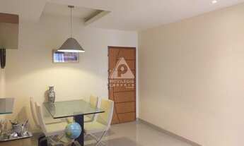 Imagem: Apartamento à venda, 2 quartos, Glória