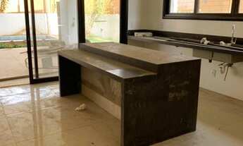 Imagem 2: Casa de condomínio térrea no Residencial Alphaville Flamboyant, com 4 Quartos