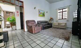 Imagem: Casa com 3 quartos sendo 1 suíte nascente