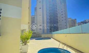 Imagem 7: 02 Dormitórios em andar alto, sacada com churrasqueira e 01 vg de garagem- Florianópolis