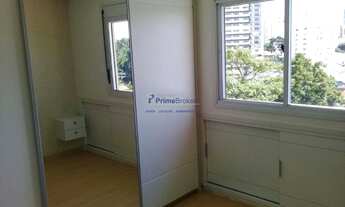 Imagem: Apto reformado com vista para piscina