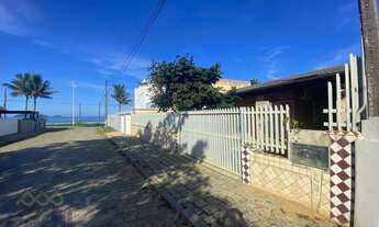 Imagem 4: Casa plana com 3 dormitórios na quadra do mar em Itaguaçú - São Francisco do Sul