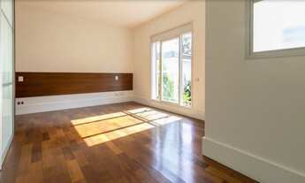 Imagem 12: Casa de condomínio luxuosa em frente ao Waldorf Rudolf Steiner