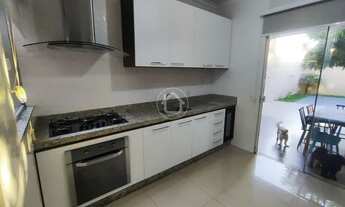 Imagem 4: SOBRADO COM 3 DORMITÓRIOS E SACADA