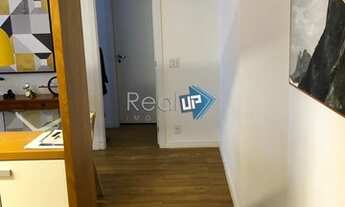 Imagem 6: Apartamento mobiliado, 2 qts, varanda, vaga, vista