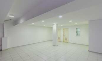 Imagem 13: Casa de condomínio luxuosa em frente ao Waldorf Rudolf Steiner