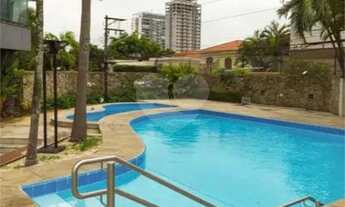 Imagem 2: Excelente apartamento, todo reformado, com 227 m2, 4 quartos (3 suítes) e 3 vagas, na Vila