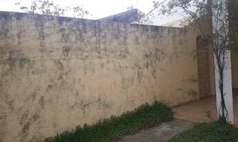 Imagem 3: Casa para aluguel possui 230 metros quadrados com 3 quartos