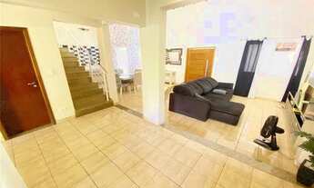 Imagem 3: Casa em ótima localização com 4 quatros e lazer completo