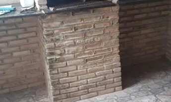 Imagem 2: Casa de fundo Casa com 1 dormitório