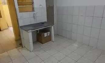 Imagem 7: Quarto, cozinha e banheiro - Casa de fundos - Jardim Lourdes