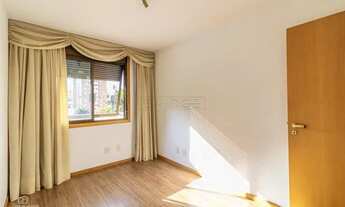 Imagem 8: Apartamento para venda possui 144 metros quadrados com 3 quartos em Auxiliadora - Porto Al