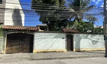 Imagem 2: Casa com quintal enorme no Brito 2