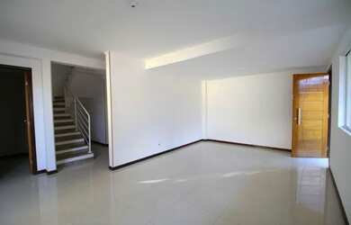 Imagem 3: Sobrado com 3 dormitórios à venda, 147 m² por R$ 665.000,00 - Cascatinha - Curitiba/PR