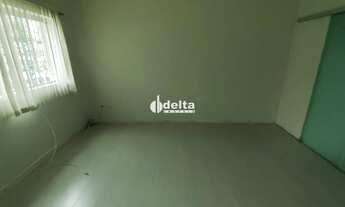 Imagem 7: Casa comercial com 6 salas disponível para locação no bairro Centro em Uberlândia-MG