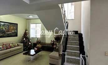 Imagem 2: Casa Duplex de lote inteiro no Bairro Grã Duquesa