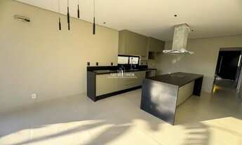 Imagem 5: Sobrado com 4 suítes plenas, frente à praça, repleto de armários ?Condomínio Terras Alpha2