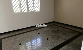 Imagem 4: Casa residencial com 5 quartos sendo 2 suítes disponível para locação e venda no bairro Al