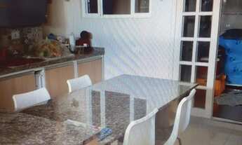 Imagem 7: Casa estilo sobrado no bairro Alto Boqueirão