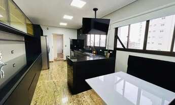 Imagem 6: Apartamento de alto padrão no Centro com 260 m², três suítes com closet e quatro vagas