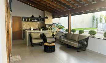 Imagem 5: Casa para venda ou locação na Cidade Jardim em Jacareí-SP: 3 quartos, 1 suíte, 1 sala, 3 b