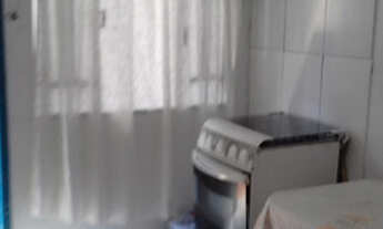 Imagem 3: Quarto mobiliado para moças ao lado do terminal capao da imbuia