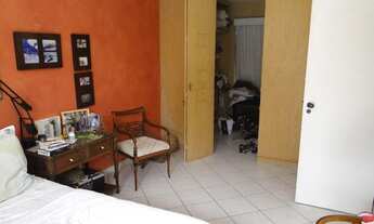 Imagem 6: Casa de condomínio para venda possui 220 metros quadrados com 3 quartos