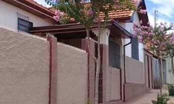 Imagem 2: Casa para Venda em Agudos, Centro, 3 dormitórios, 1 banheiro, 2 vagas