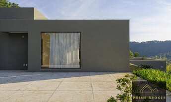 Imagem 3: Casa a Venda no Condomínio Villa Alpina com 900m² de área construída e 2.000m² de terreno