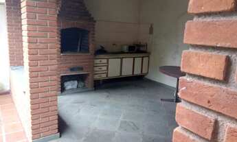 Imagem 6: Casa térrea em ótima localização, muito ensolarada, com jardim arvores frutíferas