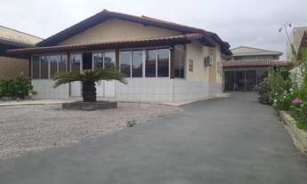 Imagem 4: Casa para venda com 225 metros quadrados com 3 quartos