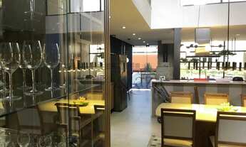 Imagem 4: Casa de condomínio sobrado para venda possui 520 metros quadrados com 6 quartos