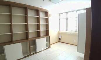 Imagem 5: Linda Sala 46 m, na Magalhães Neto, mobiliada, ar condicionado , finamente decorada