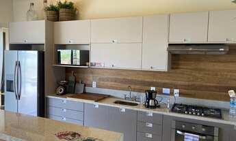 Imagem 3: Casa de condomínio para venda tem 339 metros quadrados com 4 quartos