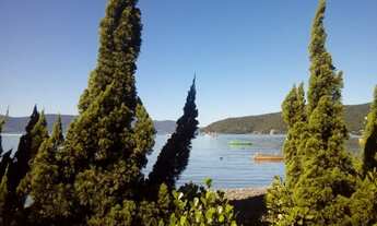 Imagem 4: Belíssima casa frente mar, pé na areia na Enseada do Brito Palhoça
