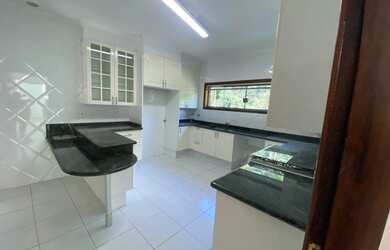 Imagem 2: Casa de condomínio para venda possui 362 metros quadrados com 4 quartos sendo 4 suites