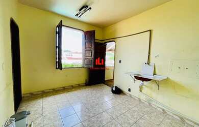 Imagem 2: Casa para venda tem 450 metros quadrados com 6 quartos em Dom Pedro I - Manaus - AM