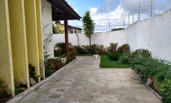 Imagem 2: Casa para venda possui 500 metros quadrados com 5 quartos em Tabuleiro do Martins - Maceió