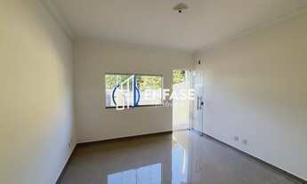 Imagem 3: Casa 02 quartos, jardim e piso em porcelanato no bairro Jardim das Roseiras